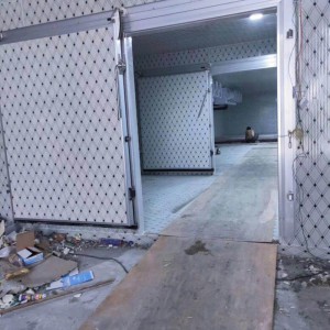 彩钢板 中型移门 钢板厚0.426mm 库板厚150mm图1